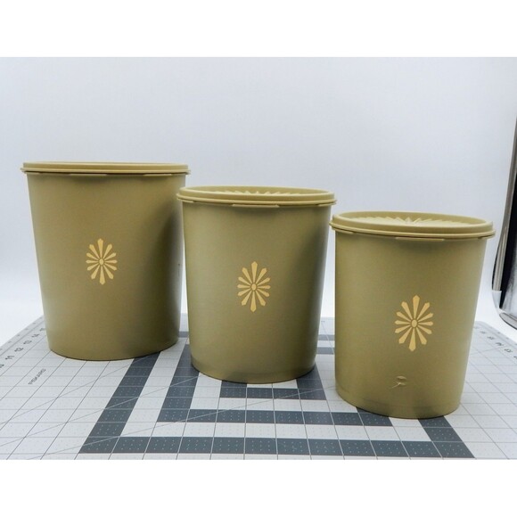 Tupperware Avocado Green Servalier Nesting Canister Set of 3 805 807 809 - Picture 1 of 15
